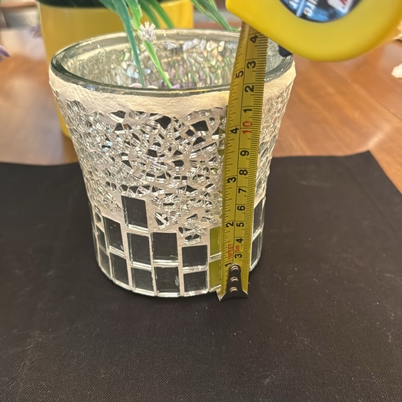 BUNDLE OF VASES AND PAPERWEIGHT - Picture 9 of 16